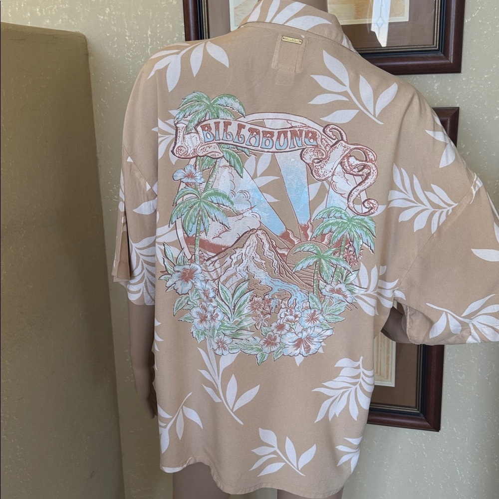 Woman’s Billabong Beachside Hawaiian Shirt sz S